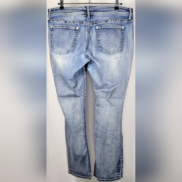 APT 9 Embroidered Bootcut Jeans Womens Size 16 Light Wash Floral Stretch Denim - Picture 4 of 6